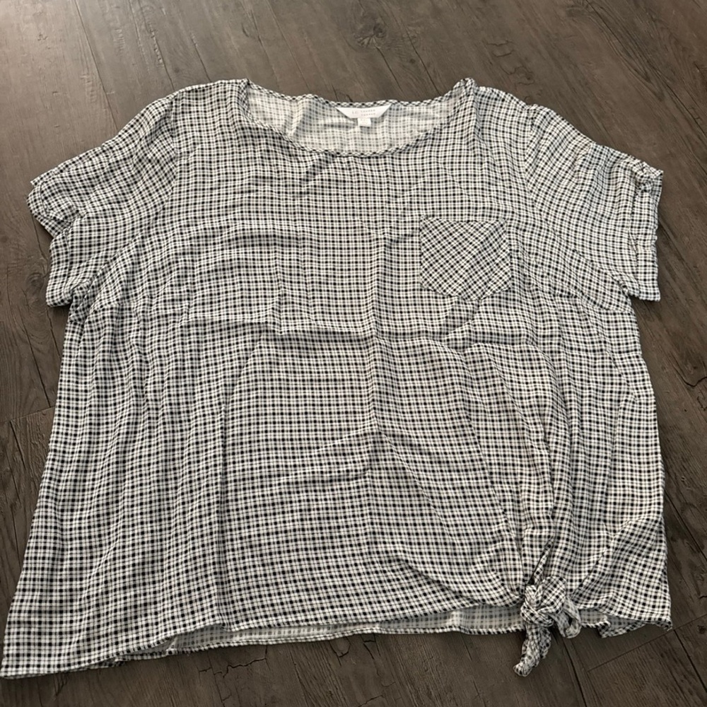 LC Lauren Conrad Black and White Boxy Tie Front Blouse NWOT